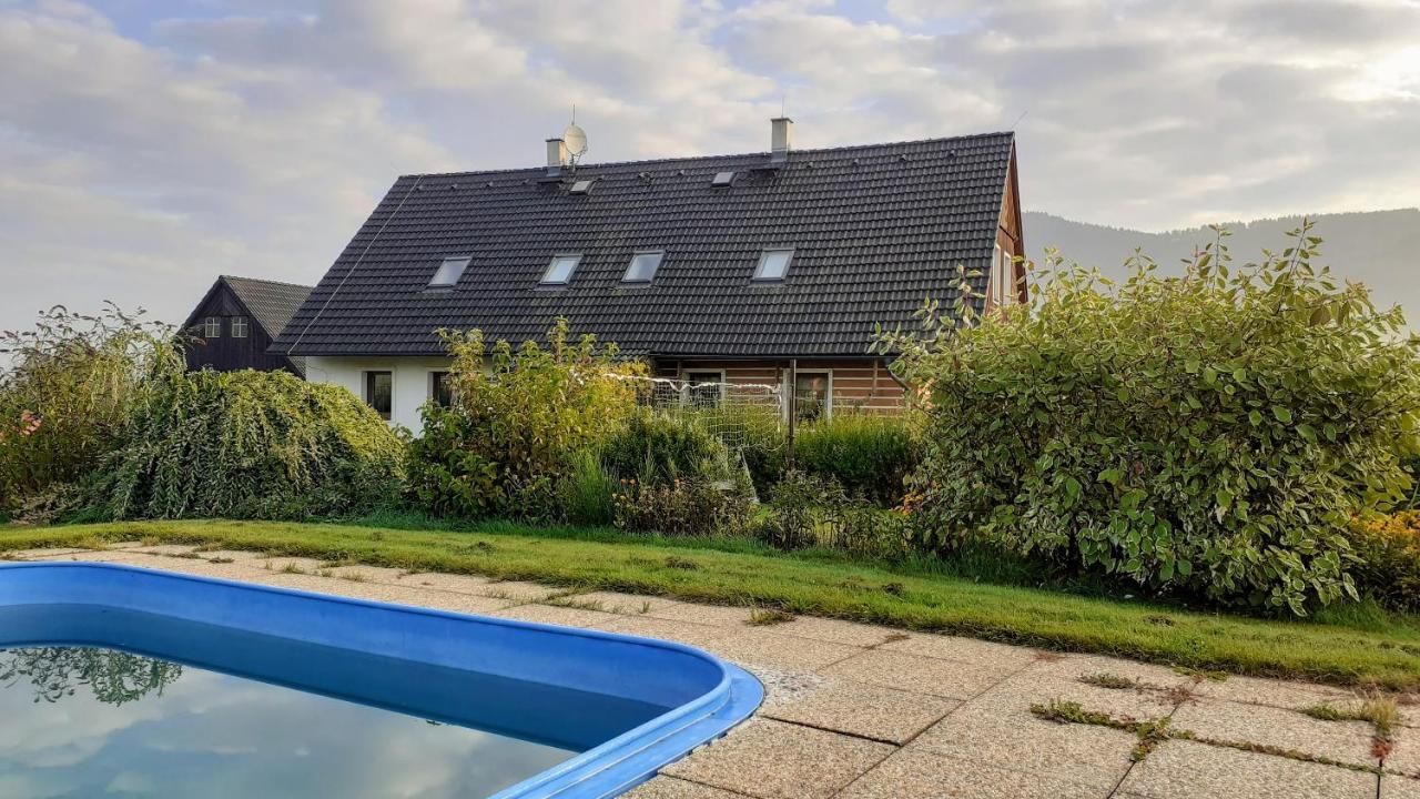 Apartman V Chaloupce Na Vrsku Bernsdorf Екстериор снимка